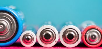 Batteriegesetz Batterien liegen in einer Reihe