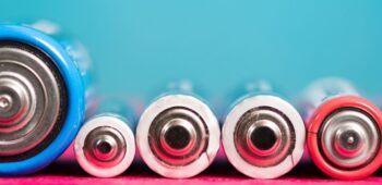 Batteriegesetz Batterien liegen in einer Reihe